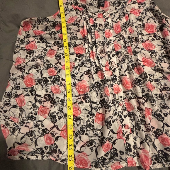 Torrid Pink Roses and Black Floral Tank Top - Picture 9 of 11